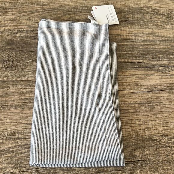 Lululemon Vinyasa Scarf - Picture 5 of 15